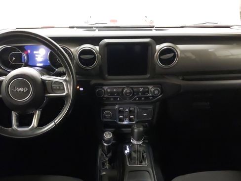 Used 2022 Jeep Gladiator Overland w/ LED Lighting Group AWD/4WD image 32
