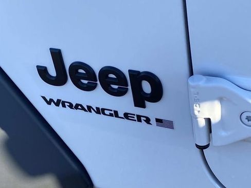 Certified 2025 Jeep Wrangler Sport S image 26