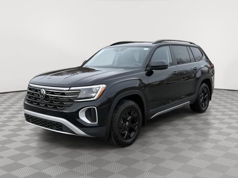 New 2026 Volkswagen Atlas Peak Edition image 7