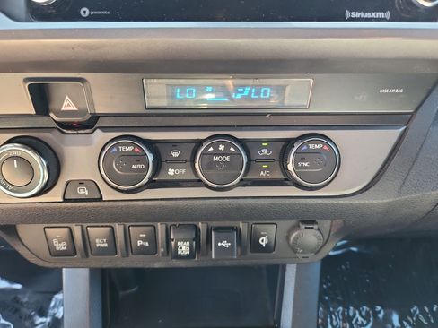 Used 2021 Toyota Tacoma TRD Sport w/ Technology Package AWD/4WD image 16
