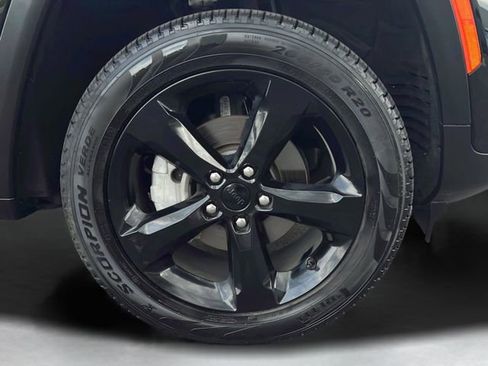 Used 2024 Jeep Grand Cherokee Limited w/ Black Appearance Package RWD image 26