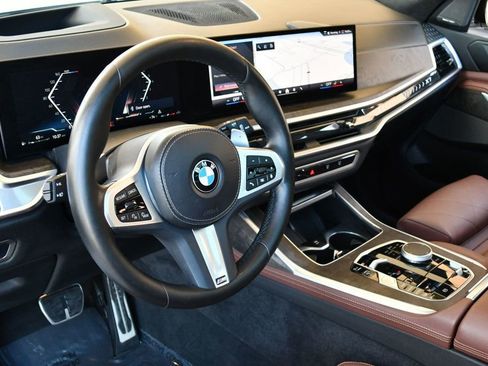 Used 2024 BMW X7 xDrive40i w/ M Sport Package AWD/4WD image 53