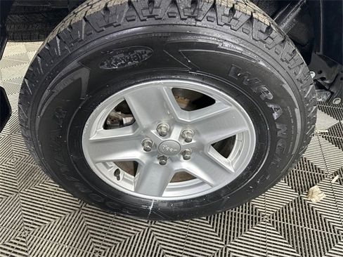 Certified 2023 Jeep Gladiator Sport image 9