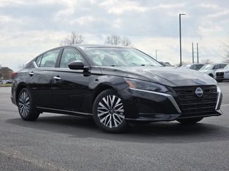 Used 2025 Nissan Altima 2.5 SV video 2
