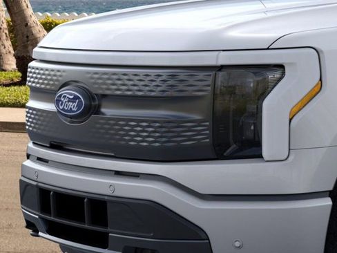 New 2025 Ford F150 Lightning Flash AWD/4WD image 17