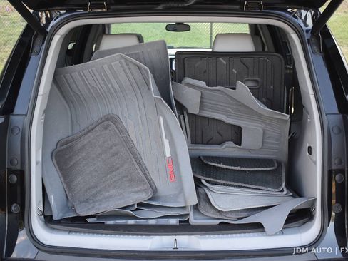 Used 2018 GMC Acadia SLT w/ LPO, Floor Liner Package AWD/4WD image 36