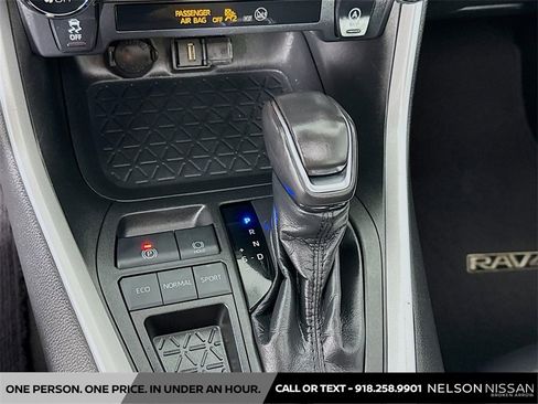 Used 2020 Toyota RAV4 XLE Premium image 16