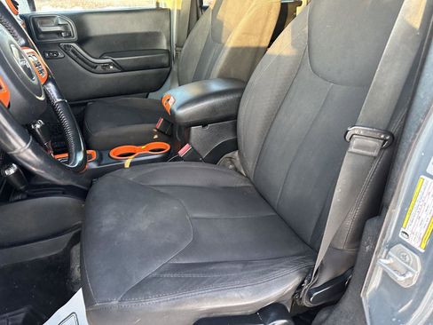 Used 2015 Jeep Wrangler Unlimited Sport w/ Quick Order Package 24S image 20