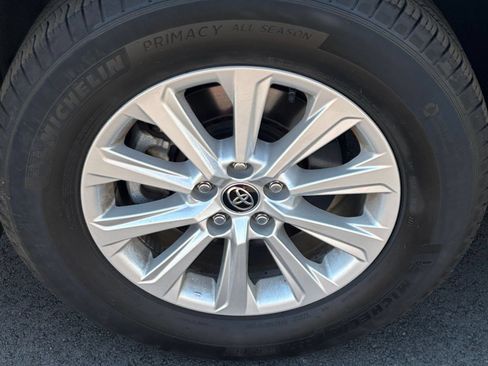 Used 2025 Toyota Grand Highlander FWD image 30