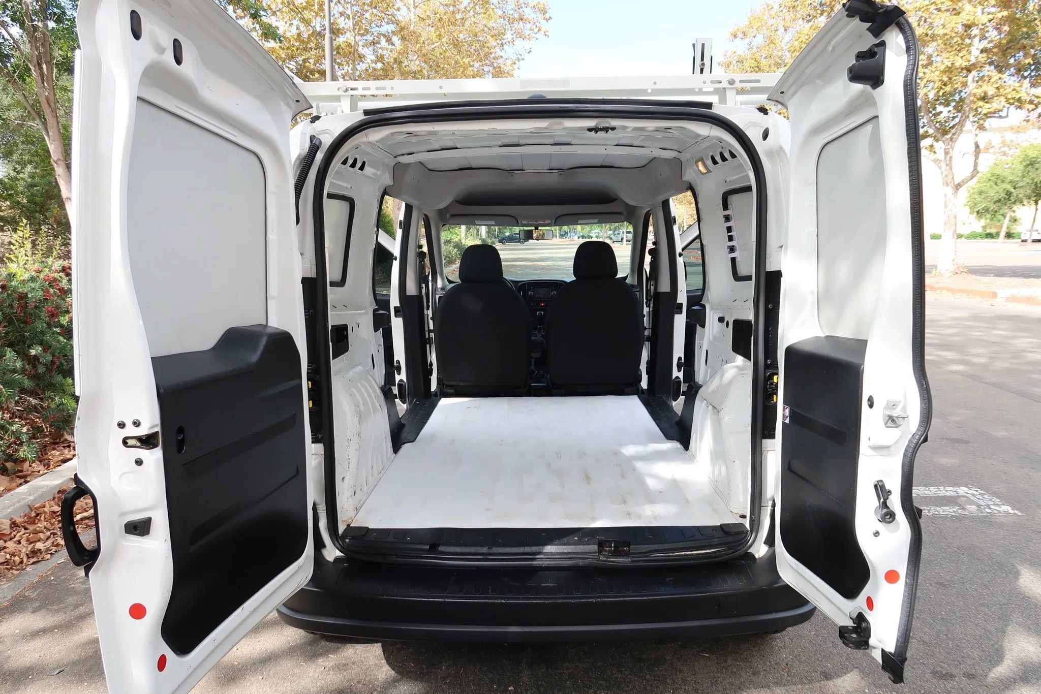 Used 2018 RAM ProMaster City Tradesman FWD image 19