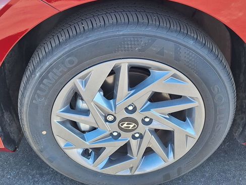 Used 2024 Hyundai Elantra SEL image 27