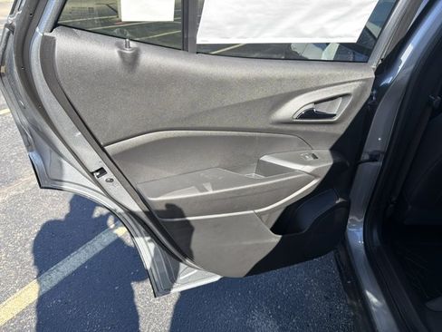 New 2026 Chevrolet Trax RS w/ Sunroof Package FWD image 24