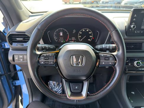 Used 2024 Honda Pilot TrailSport image 16