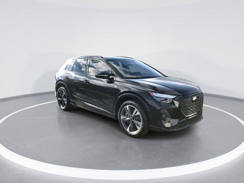 Used 2024 Audi Q4 e-tron Premium Plus image 2