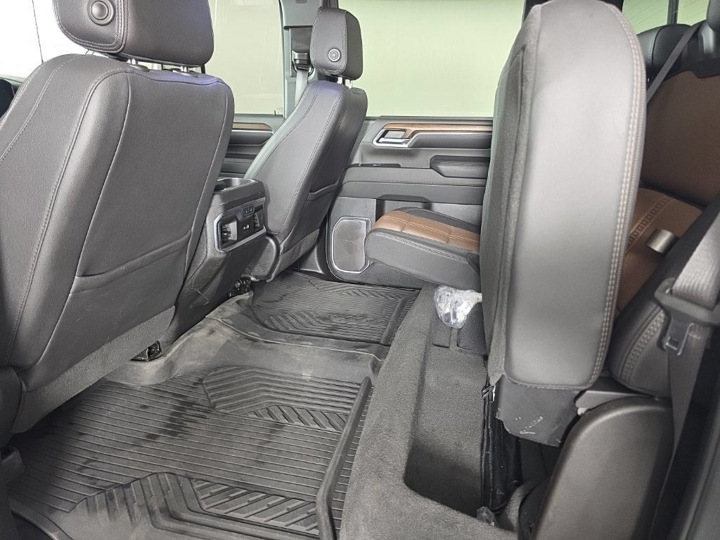 Used 2024 Chevrolet Silverado 2500 High Country w/ High Country Premium Package AWD/4WD image 33