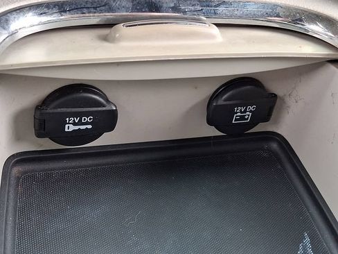 Used 2016 Dodge Grand Caravan SXT FWD image 26