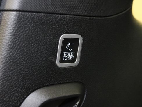 New 2023 Jeep Grand Wagoneer Series III AWD/4WD image 15
