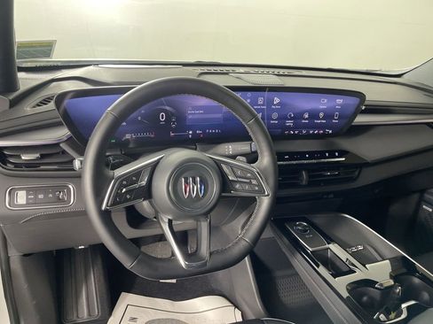 Used 2025 Buick Enclave Sport Touring image 11