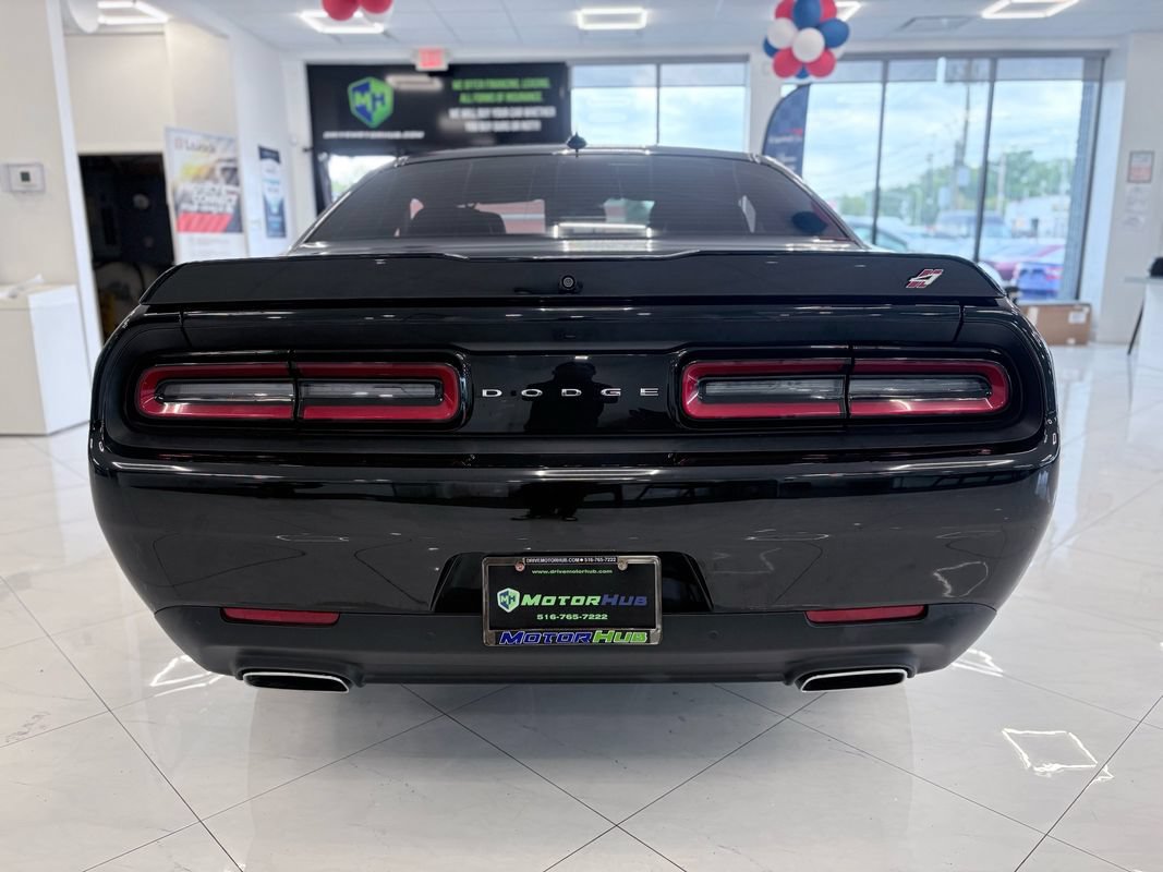Used 2018 Dodge Challenger GT AWD/4WD image 11