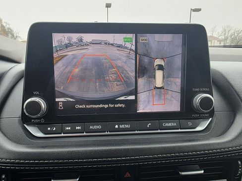 Used 2021 Nissan Rogue SV image 11