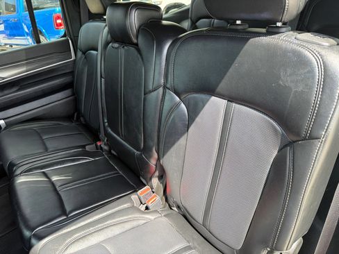 Used 2024 Jeep Wagoneer Series II w/ Flexible Seating Group RWD image 18
