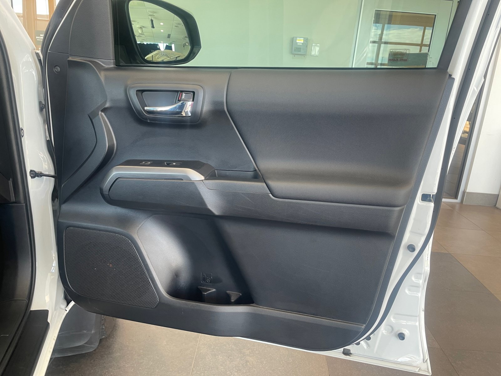 Used 2020 Toyota Tacoma TRD Off-Road AWD/4WD image 16