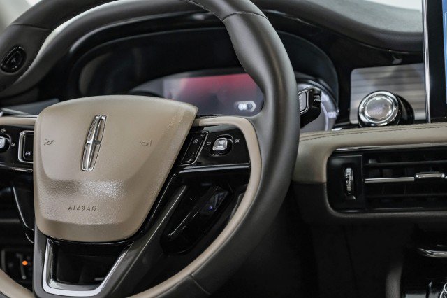 Used 2022 Lincoln Corsair FWD image 16