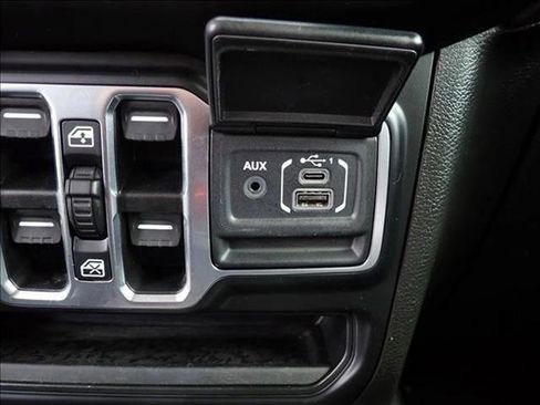 Used 2023 Jeep Wrangler Unlimited Sahara w/ Cold Weather Group AWD/4WD image 19