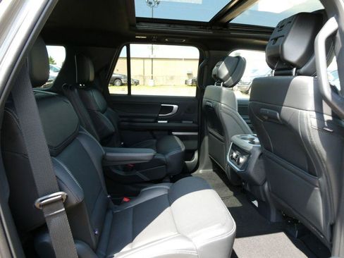 New 2027 Ford Expedition Platinum w/ Stealth Appearance Package AWD/4WD image 12