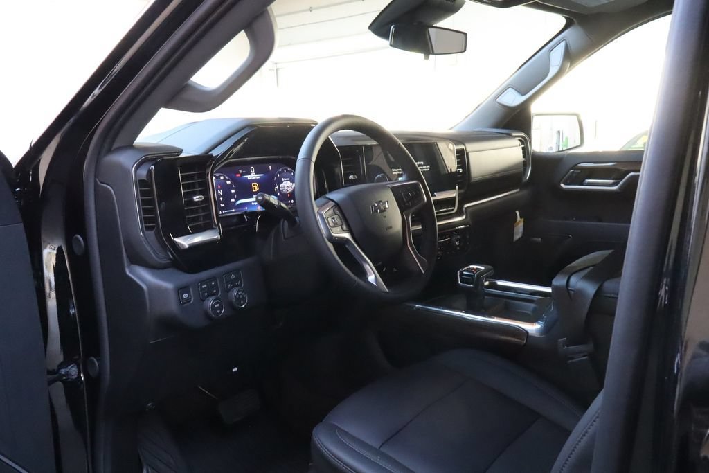 New 2026 Chevrolet Silverado 1500 RST w/ Z71 Off-Road Package AWD/4WD image 13