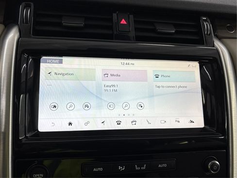 Used 2017 Land Rover Discovery HSE image 19