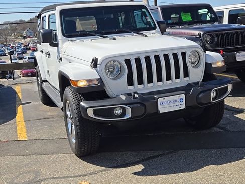 Used 2020 Jeep Wrangler Unlimited Sahara w/ Safety Group AWD/4WD image 2