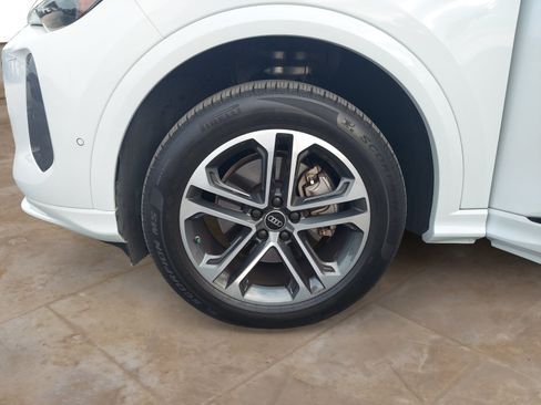 Used 2025 Audi Q5 Premium AWD/4WD image 30
