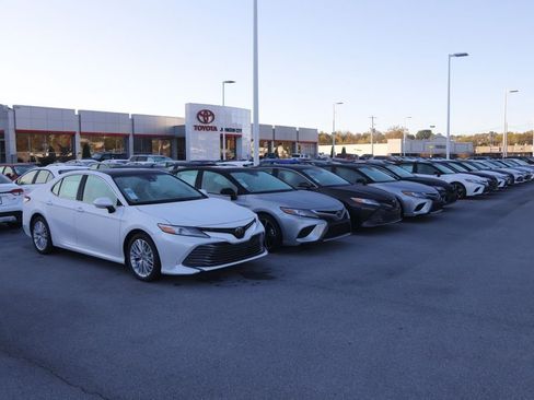 Used 2021 Toyota Camry XSE image 13