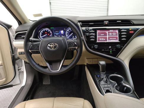 Used 2018 Toyota Camry XLE image 22
