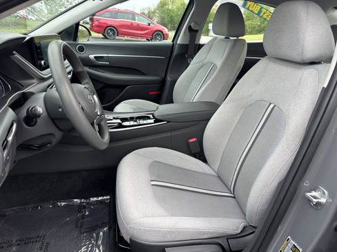 Used 2021 Hyundai Sonata SE FWD image 3