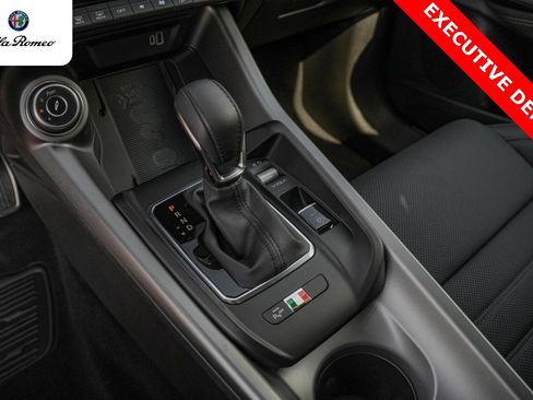 New 2025 Alfa Romeo Tonale w/ Premium Package image 18