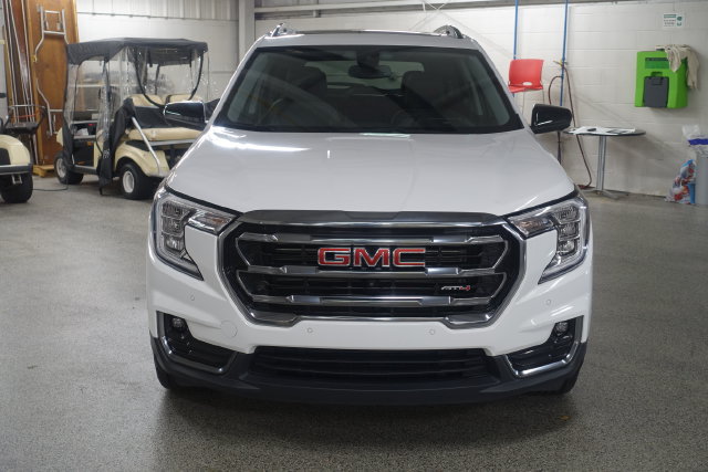 Used 2024 GMC Terrain AT4 w/ Tech Package AWD/4WD image 2