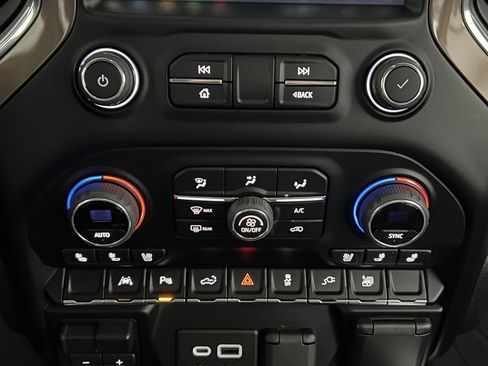 Used 2022 Chevrolet Silverado 1500 High Country w/ LPO, Dark Essentials Package image 31