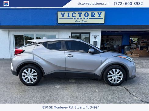 Used 2020 Toyota C-HR LE FWD image 7