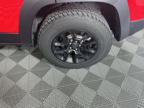 Used 2019 Jeep Cherokee Trailhawk AWD/4WD image 20