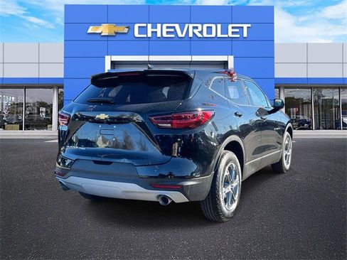 Used 2025 Chevrolet Blazer LT w/ Driver Confidence Package image 6