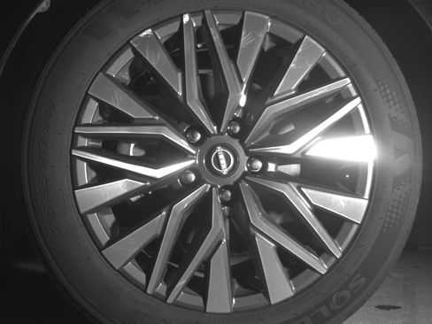 Used 2025 Nissan Altima 2.5 SV FWD image 12