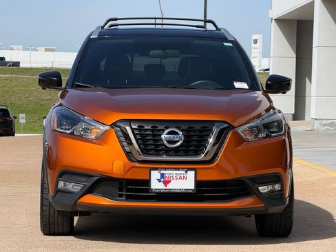 Used 2019 Nissan Kicks SR w/ SR Premium Package image 3