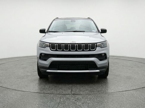 Used 2025 Jeep Compass Limited AWD/4WD image 2