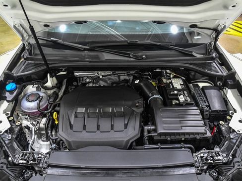 Certified 2025 Audi Q3 2.0T Premium Plus w/ Premium Plus Package image 12