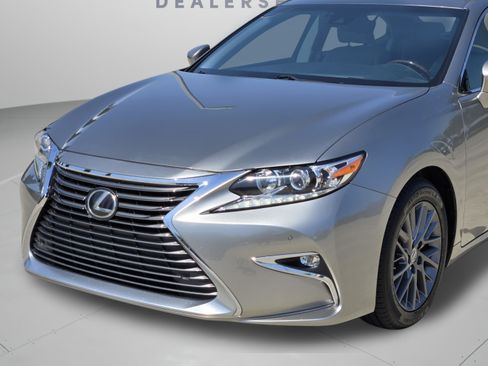 Used 2018 Lexus ES 350 w/ Premier Package FWD image 36