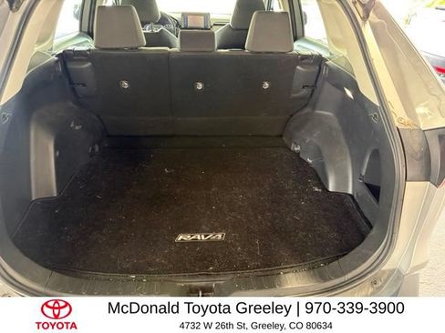 Used 2022 Toyota RAV4 XLE w/ Carpet Mat Package (TMS) AWD/4WD image 18