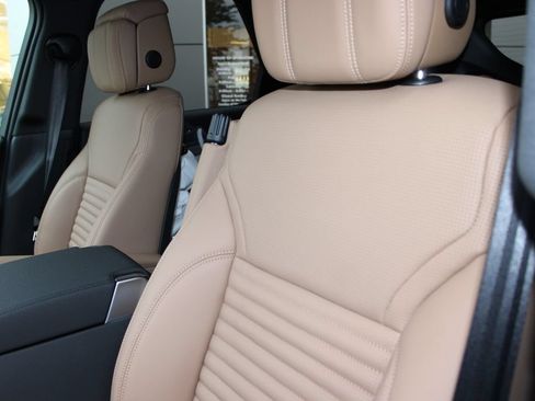 New 2026 Land Rover Discovery Limited Edition AWD/4WD image 7