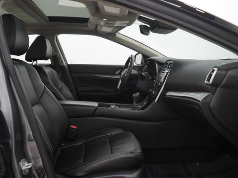 Used 2023 Nissan Maxima SL FWD image 11